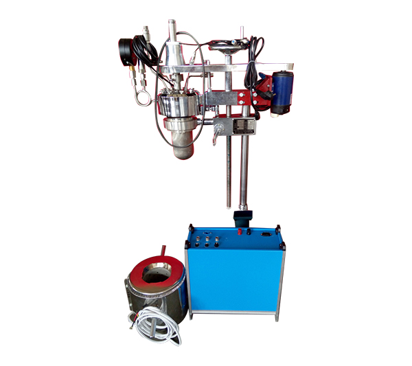 KCFD低壓系列--快開(kāi)卡環(huán)結(jié)構(gòu)-釜體下落、翻轉(zhuǎn)出料側(cè)面照片