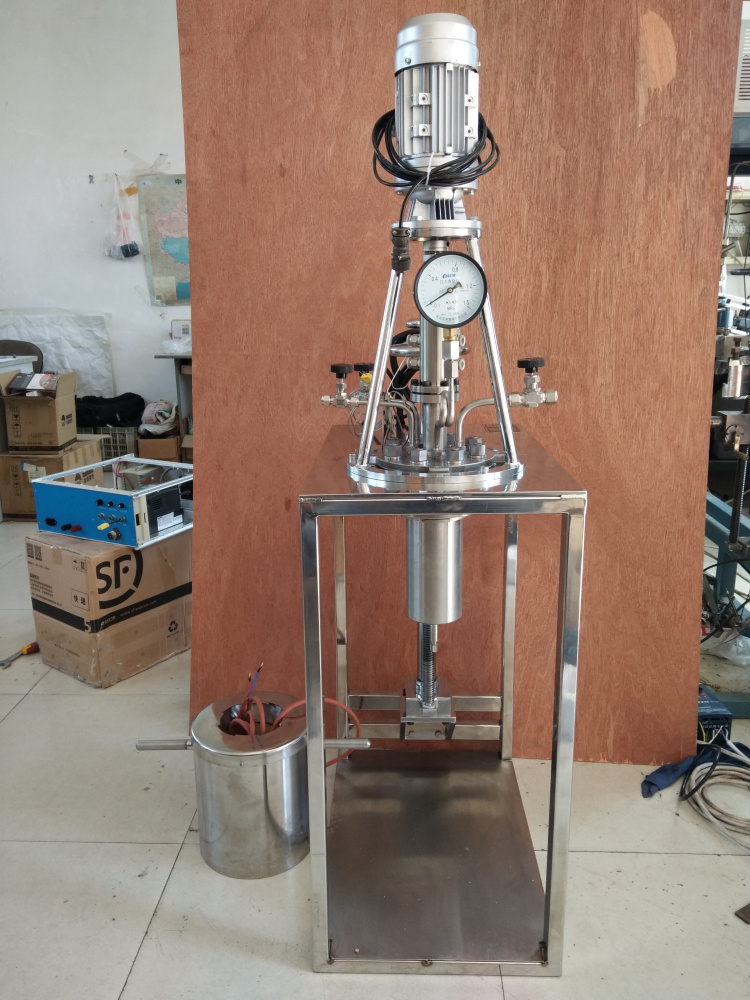 KCFD系列--框架結(jié)構(gòu)、螺栓連接、磁流體直連、翻轉(zhuǎn)出料正面照片